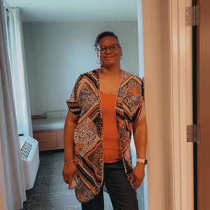 Meet your Posher, Sharon